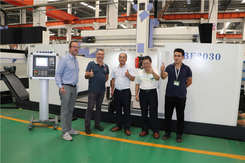 羅威斯橋式五軸加工中心，值得信賴